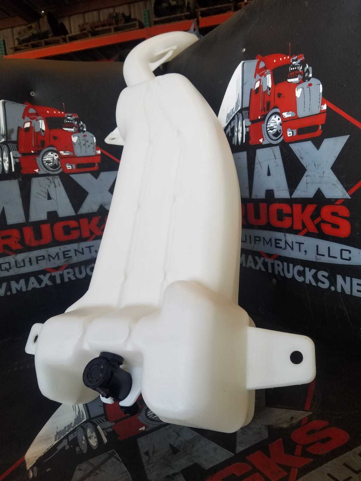 SPRAY TANK AFTER MARKET FOR FREIGHTLINER CASCADIA
