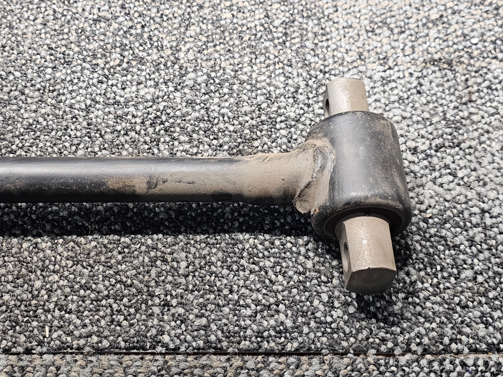 DAYTON PARTS 345-904 Axle Torque Rod 25-3/8″ Length, for Navistar /International