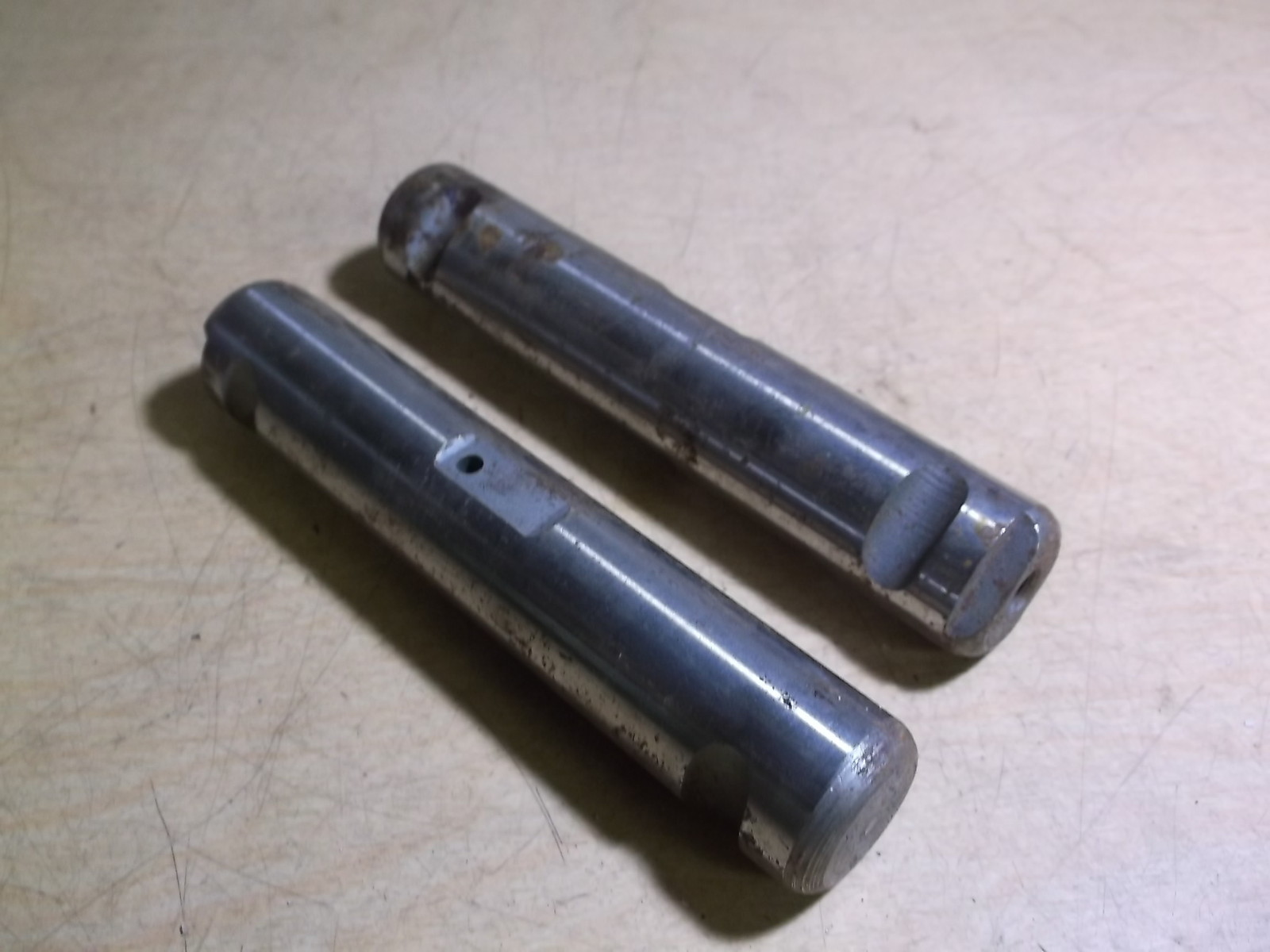 NEW Ford F7HT-5A314-DA Front Spring King Pin Set of 2 *FREE SHIPPING*