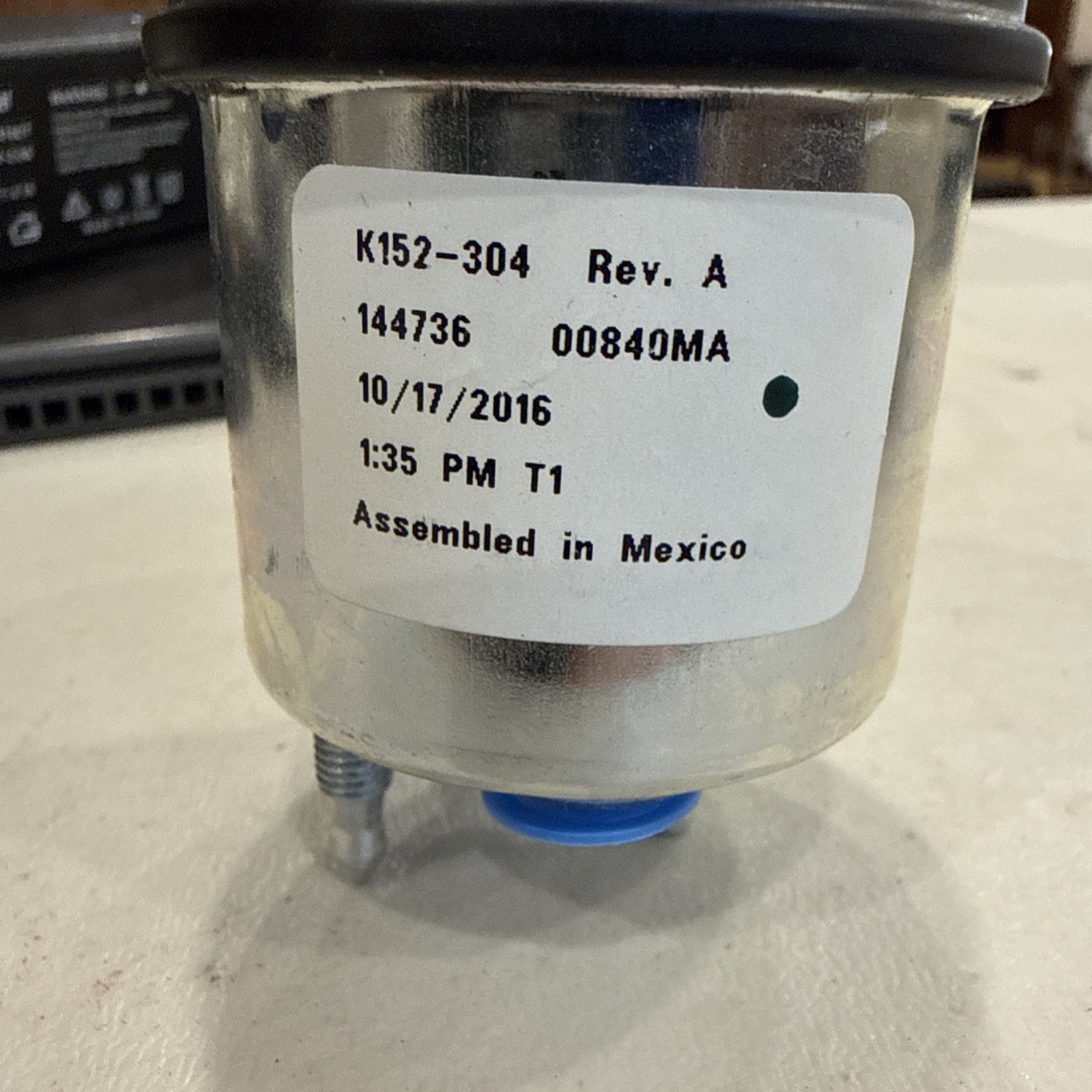 NEW PACCAR OEM KENWORTH BATTERY VOLTAGE VOLTMETER GAUGE ~ K152-304