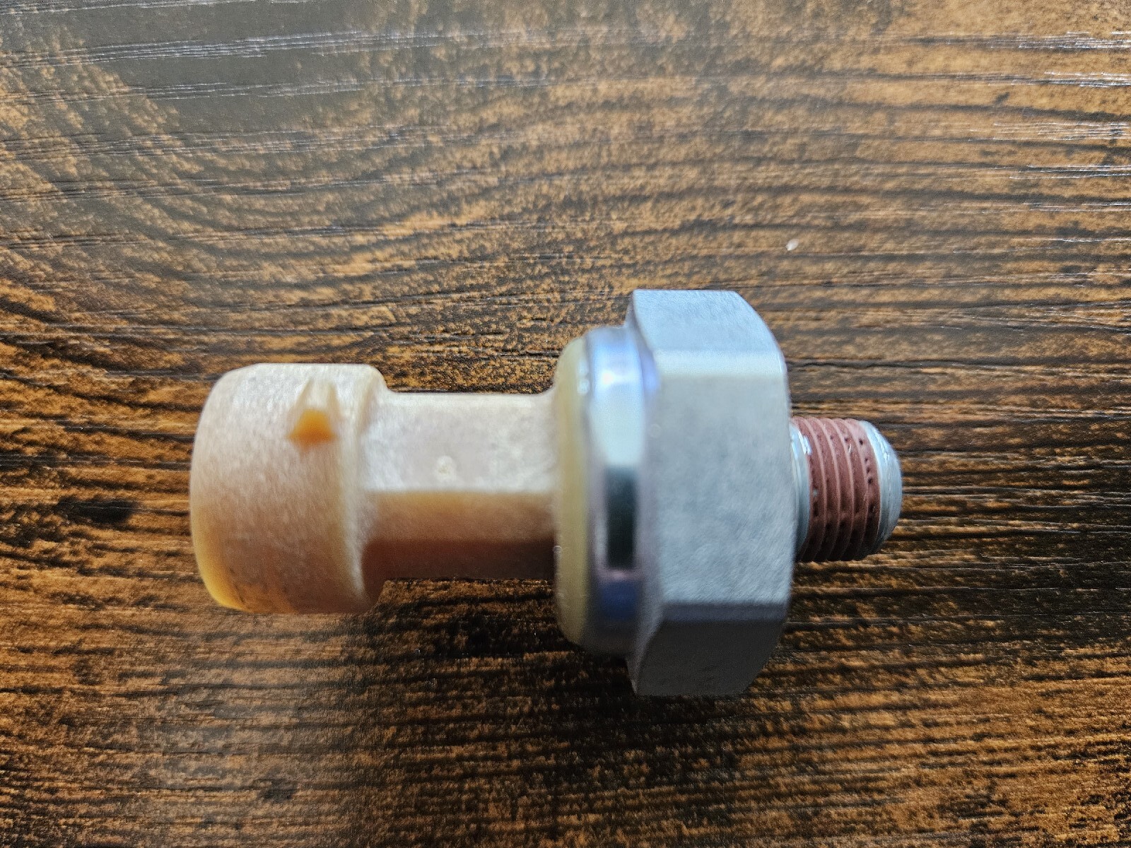 INTERNATIONAL ENGINE OIL PRESSURE SENSOR – 1807369C2 – OEM – NEW
