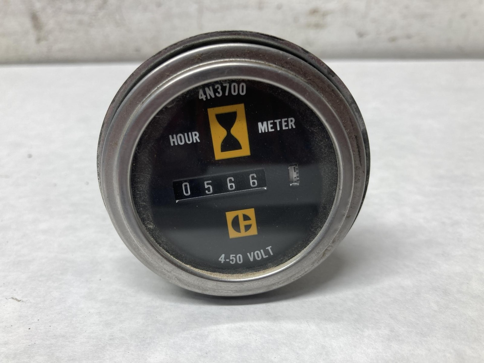 International S1900 HOUR METER Gauge – Used | P/N 4N3700