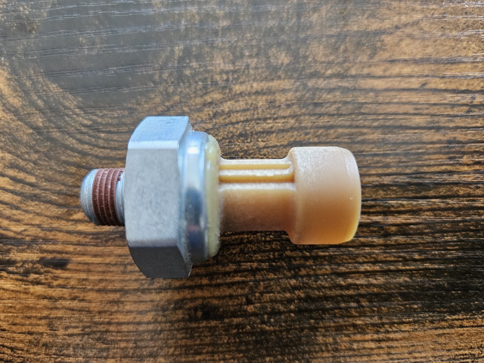 INTERNATIONAL ENGINE OIL PRESSURE SENSOR – 1807369C2 – OEM – NEW