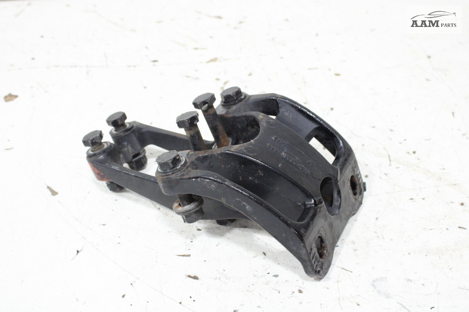 2018-24 FREIGHTLINER CASCADIA FRONT RIGHT CAB MOUNT BRACKET R18-67961-000 OEM