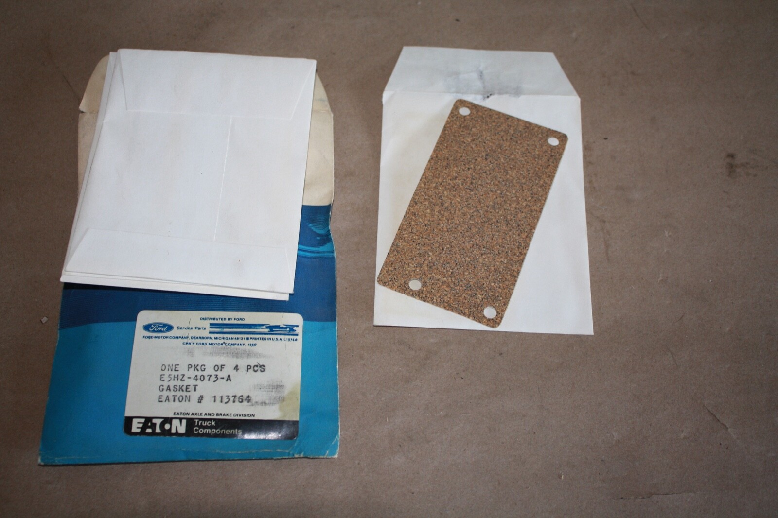 EATON 113764 Dana Spicer Rear Axle Shift Motor Cover Cork Gasket PACKAGE OF 4
