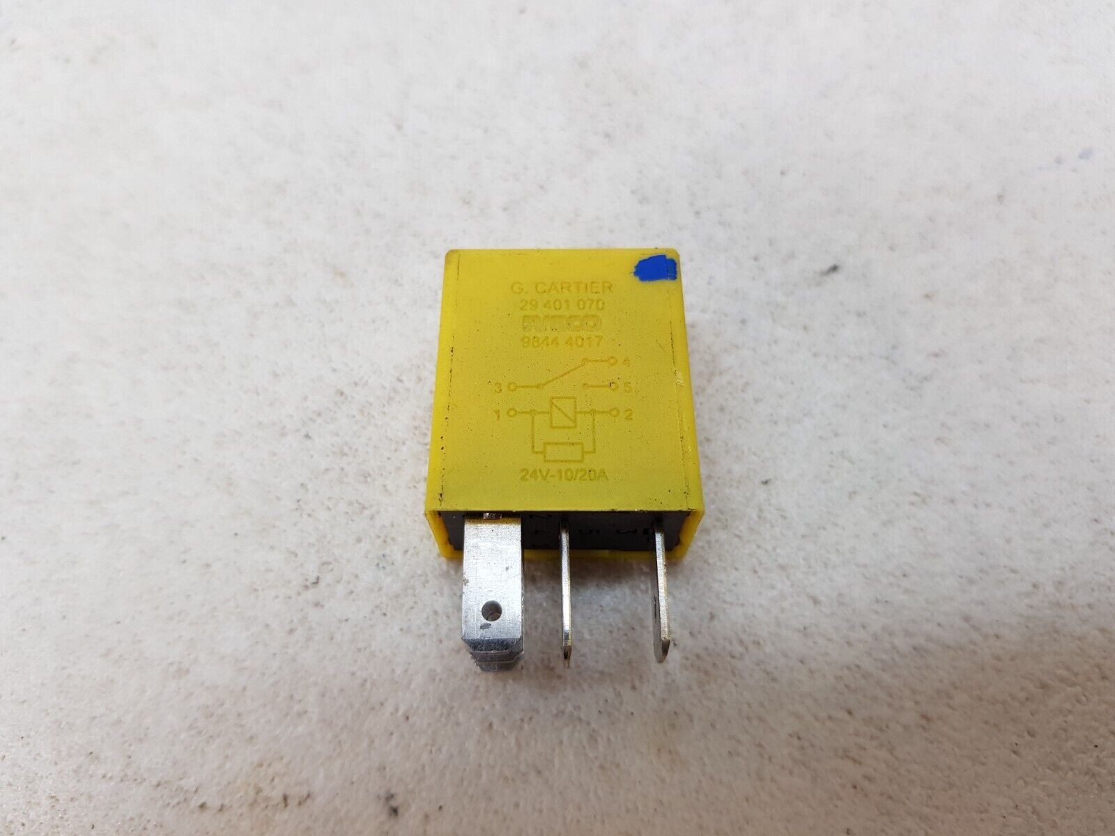 IVECO EUROCARGO 180E25 02-15 YELLOW RECTANGLE 5 PIN RELAY 24V 10/20A 29401070