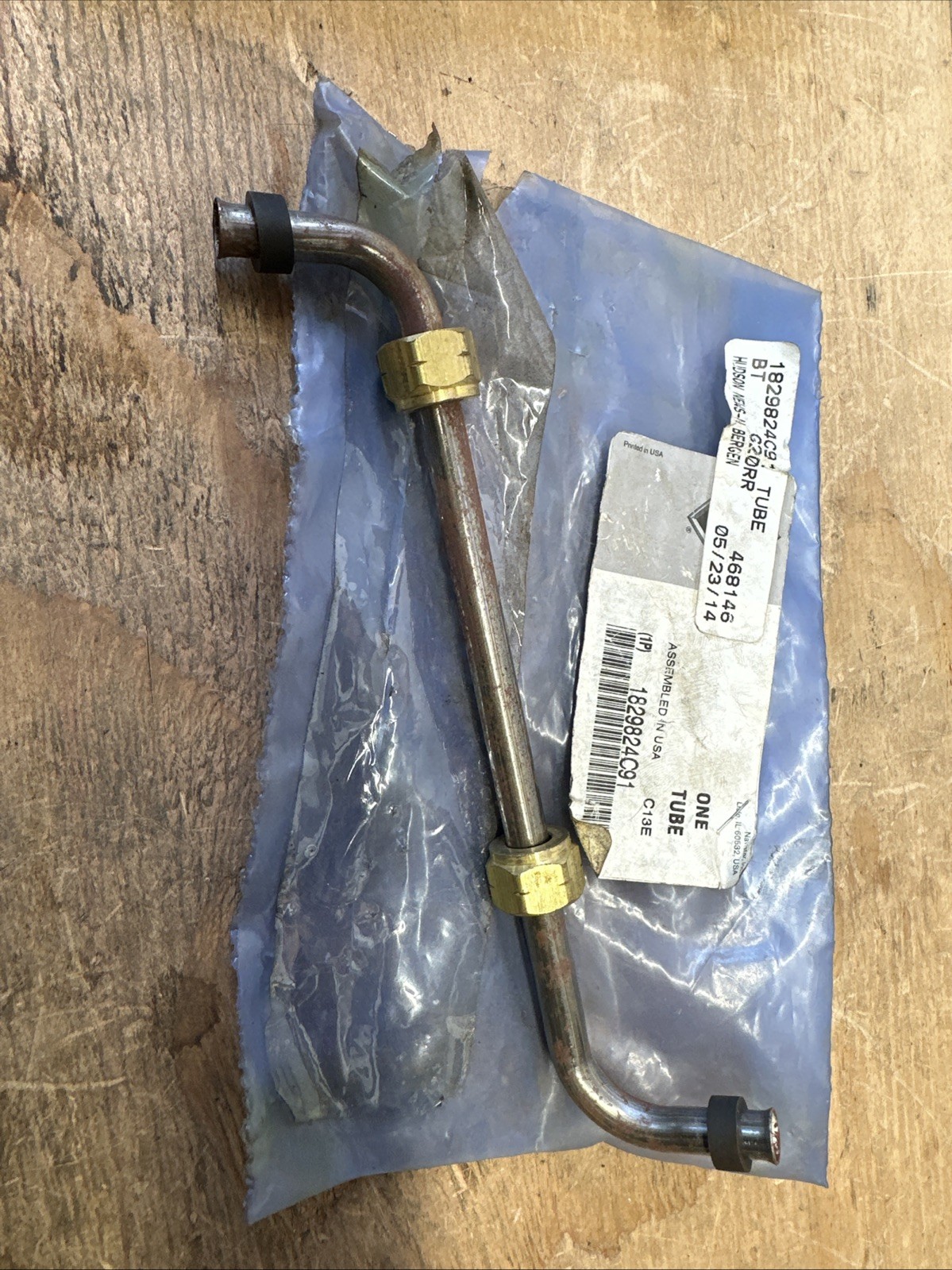 International Navistar Tube 1829824C91 NEW Genuine OEM Surface Rust.