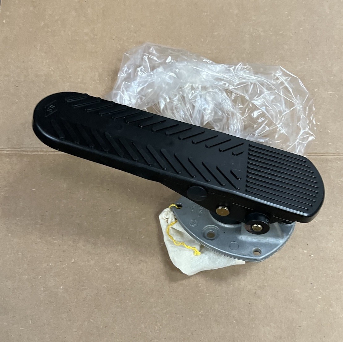 GENUINE BENDIX 288852 E-3/E-6 TREADLE ASSY FOOT PEDAL ASSY