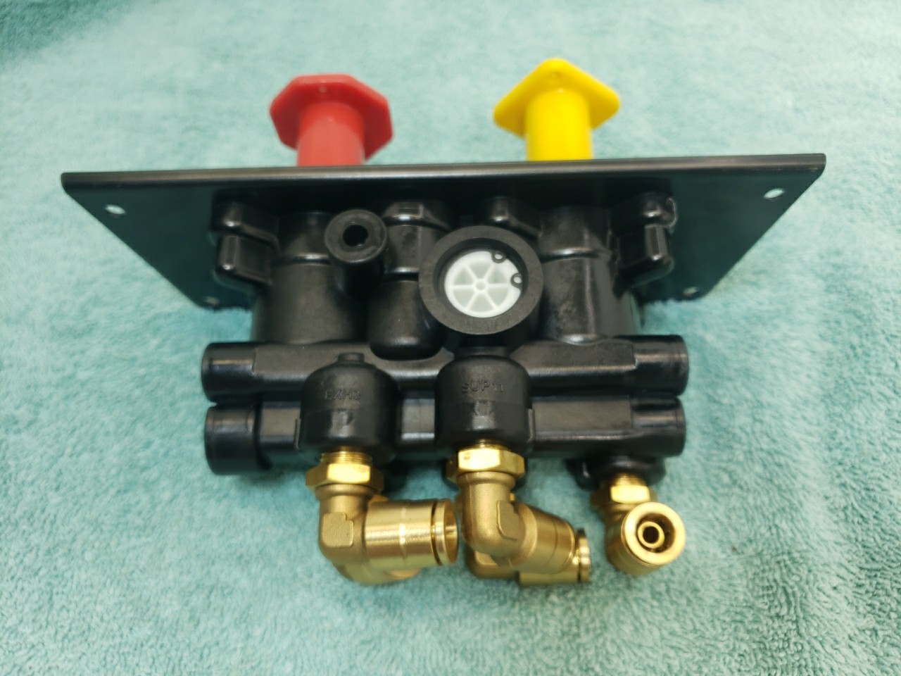 MV-3 Dash Air Brake Control Valve Bendix Freightliner BW5013293 Volvo 80163 L21