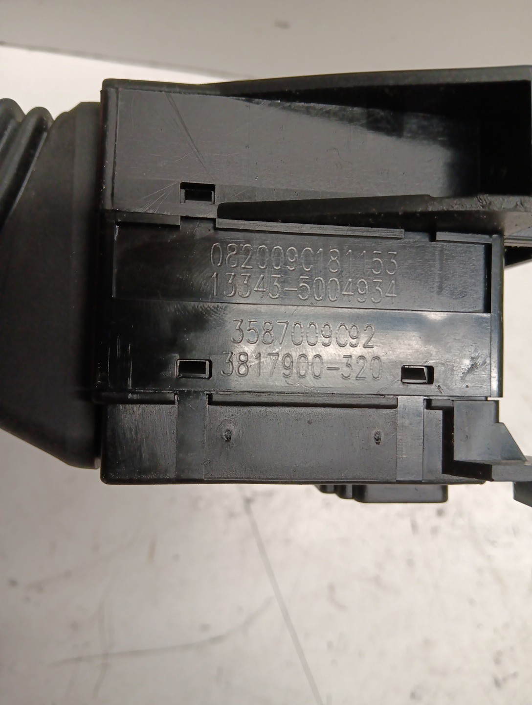 International 8600 Turn Signal 13343-5004934 / 3587009C92 Item #3249