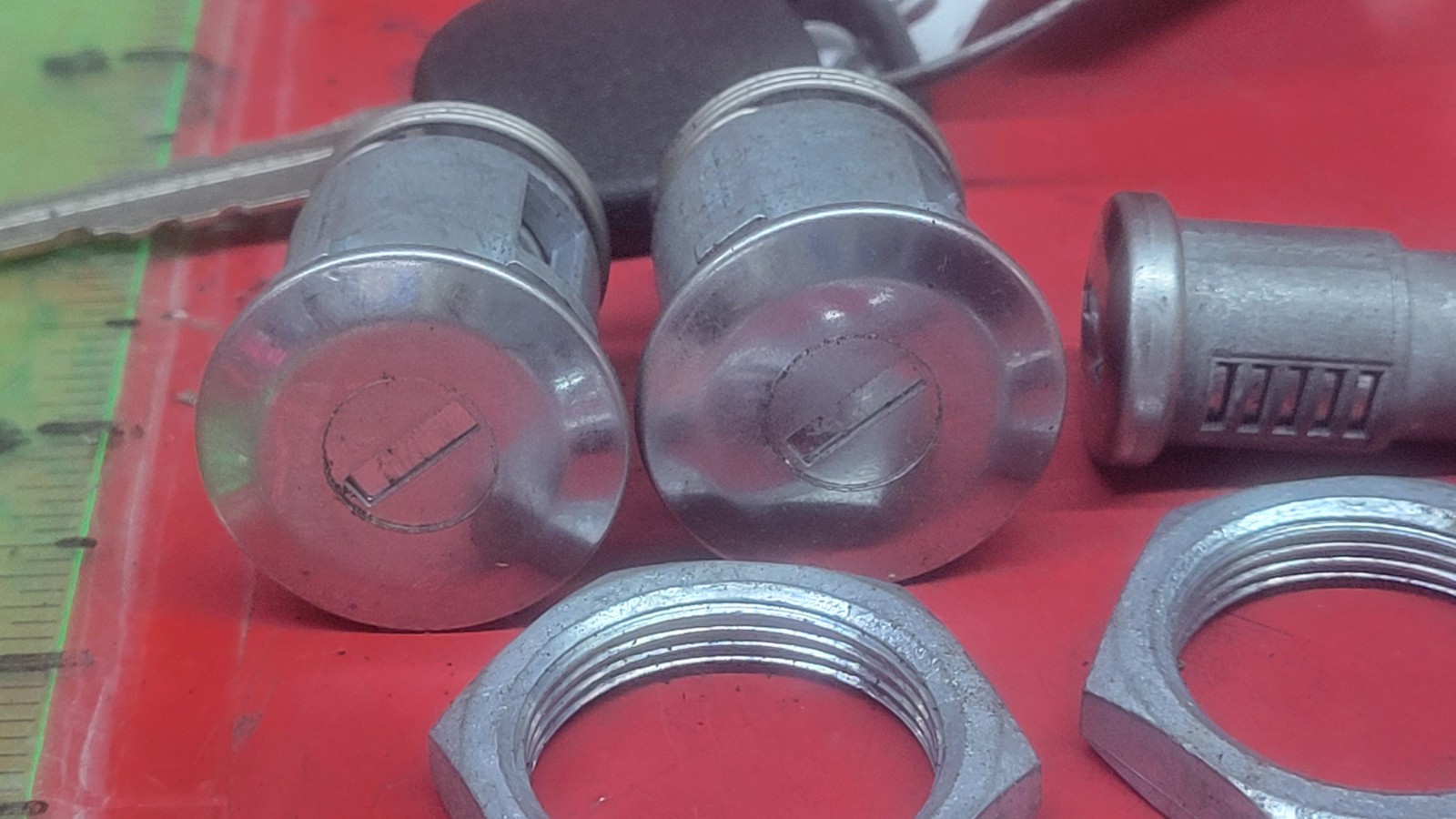 100006 GENUINE KENWORTH PACCAR AFTERMARKET OEM LOCKSET NOS