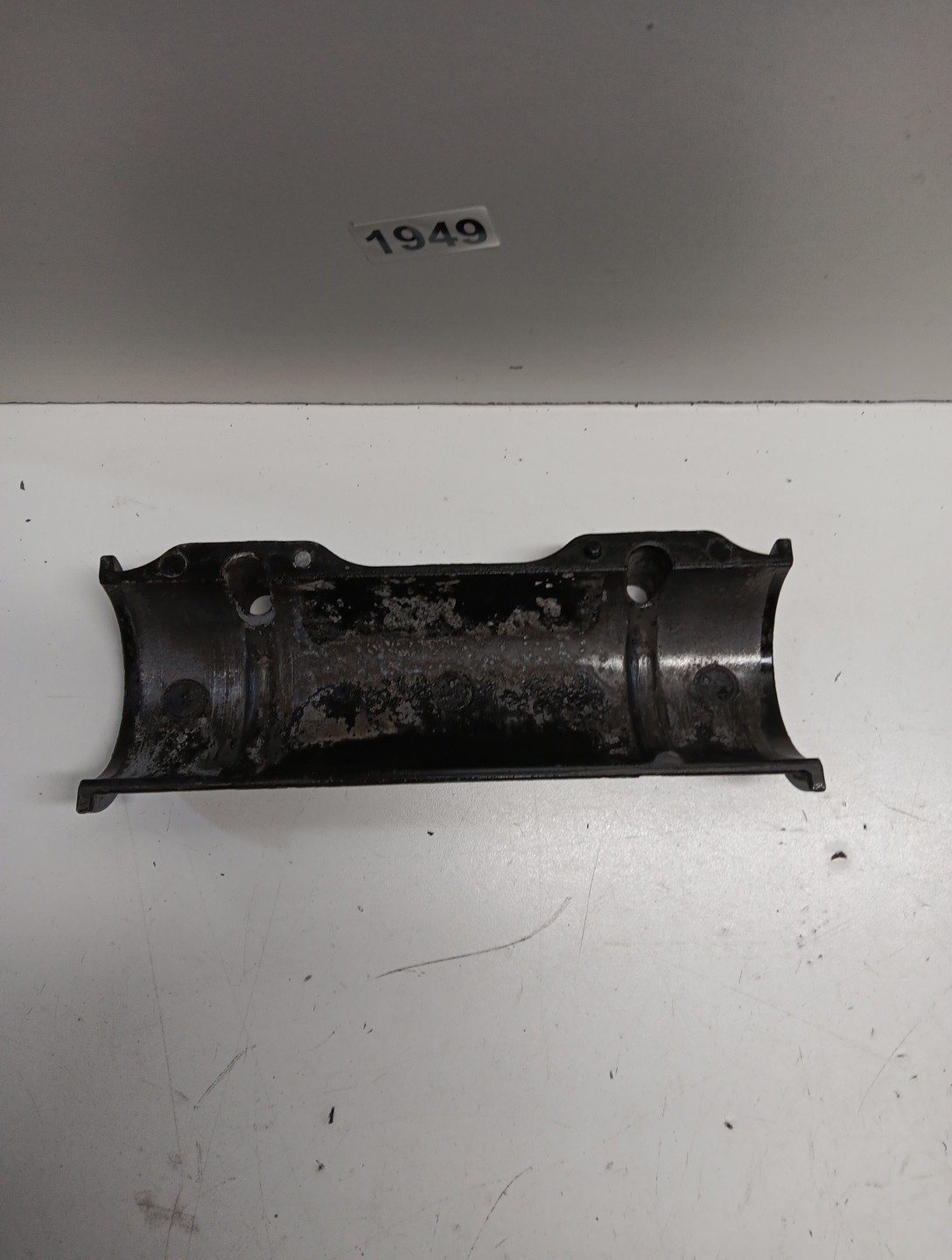 17-20555-001 Genuine Freightliner Upper Hood Pivot Carrier OEM, Item #1949