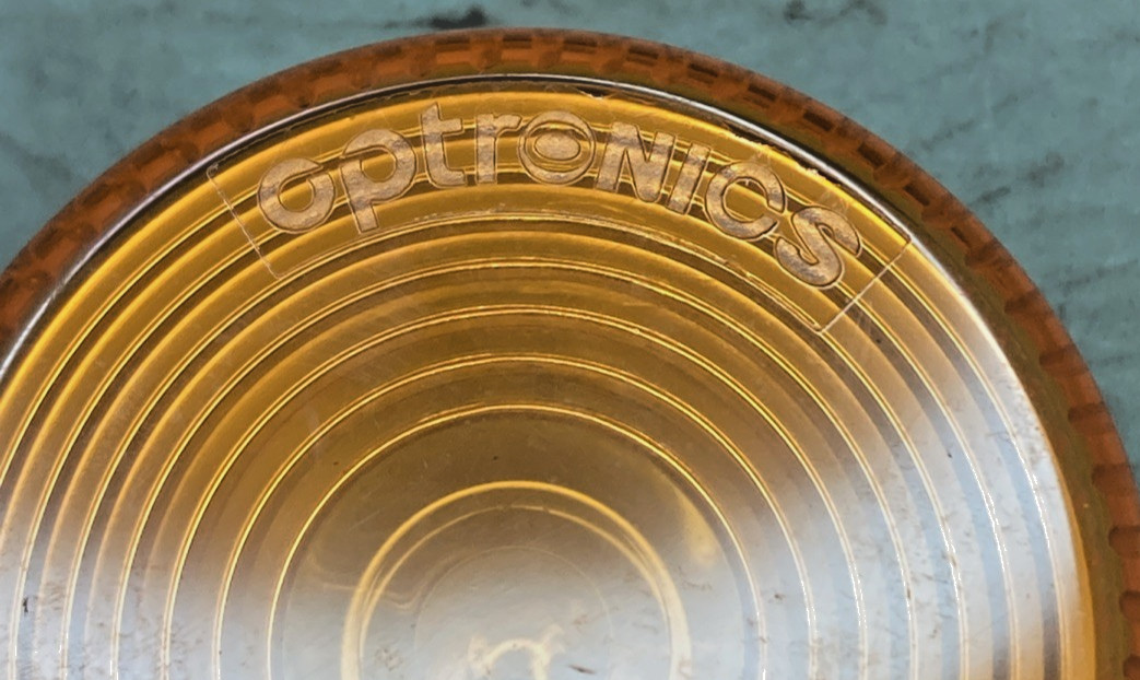 New Genuine Optronics MC53AB Yellow Recess Mount Marker Clearance Light 2″