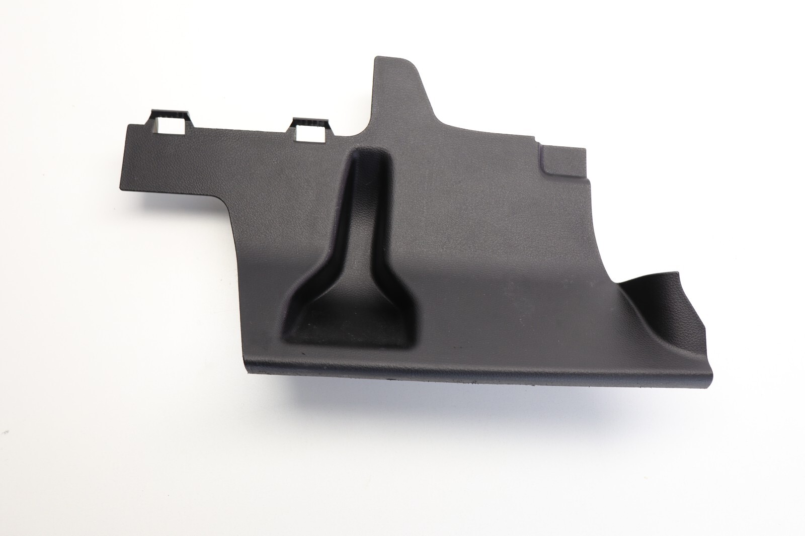 2022 PETERBILT 579 PACCAR FRONT LEFT LOWER KICK PANEL TRIM S60-1304