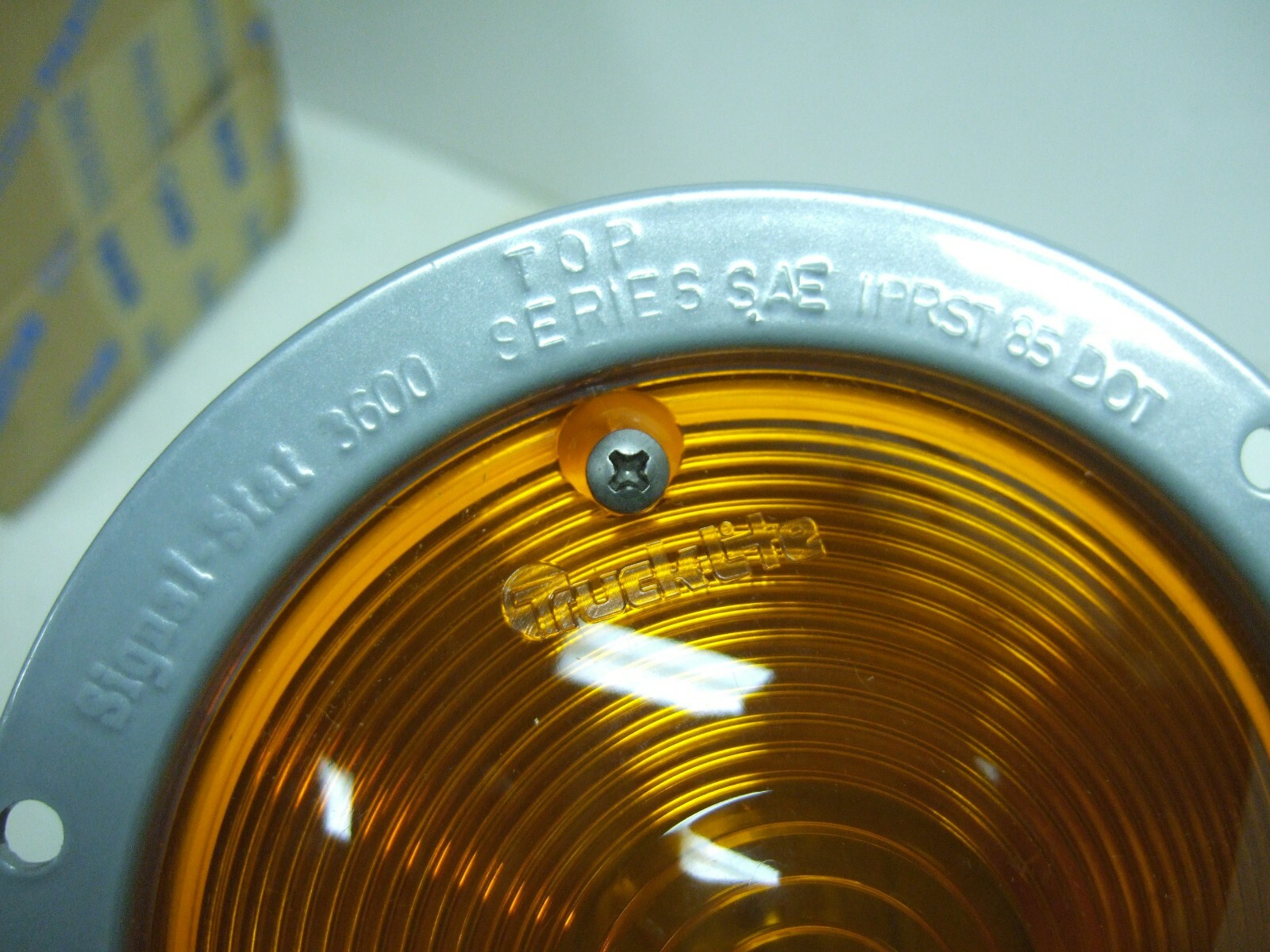 SIGNAL-STAT 3600 SERIES AMBER TURN SIGNAL LIGHT LAMP 24V TRUCK-LITE