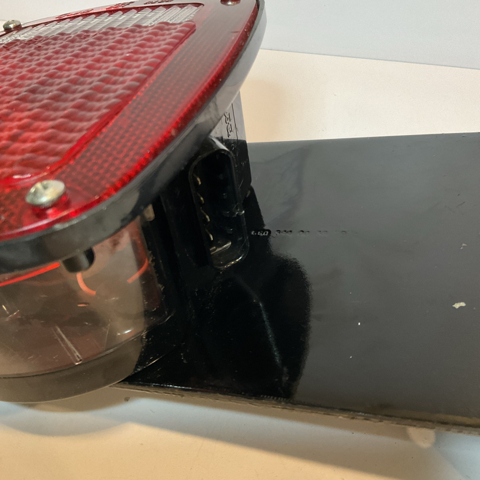 Grote 5371 Freightliner Rear Tail Brake Light Lamp w/ Bracket 680-544-00-38 D