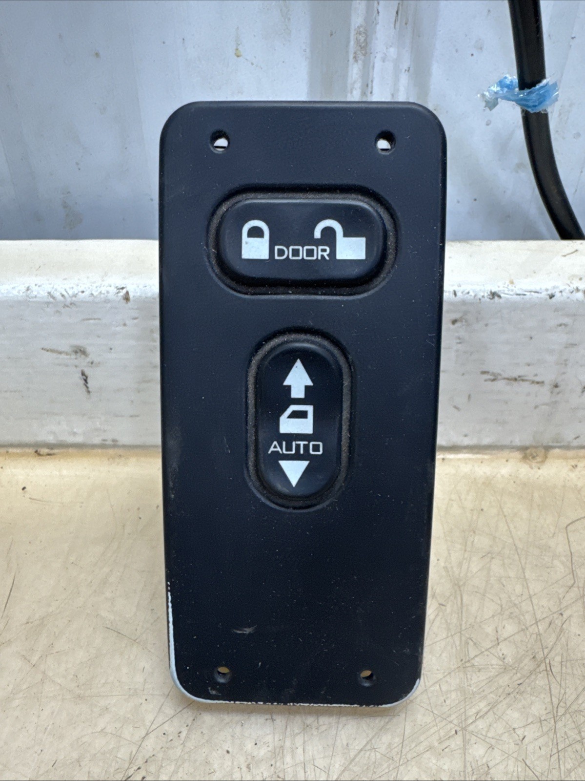 2013 INTERNATIONAL PROSTAR+ RH DOOR/WINDOW SWITCH 3544936C6 YAZAKI: 3817900-410