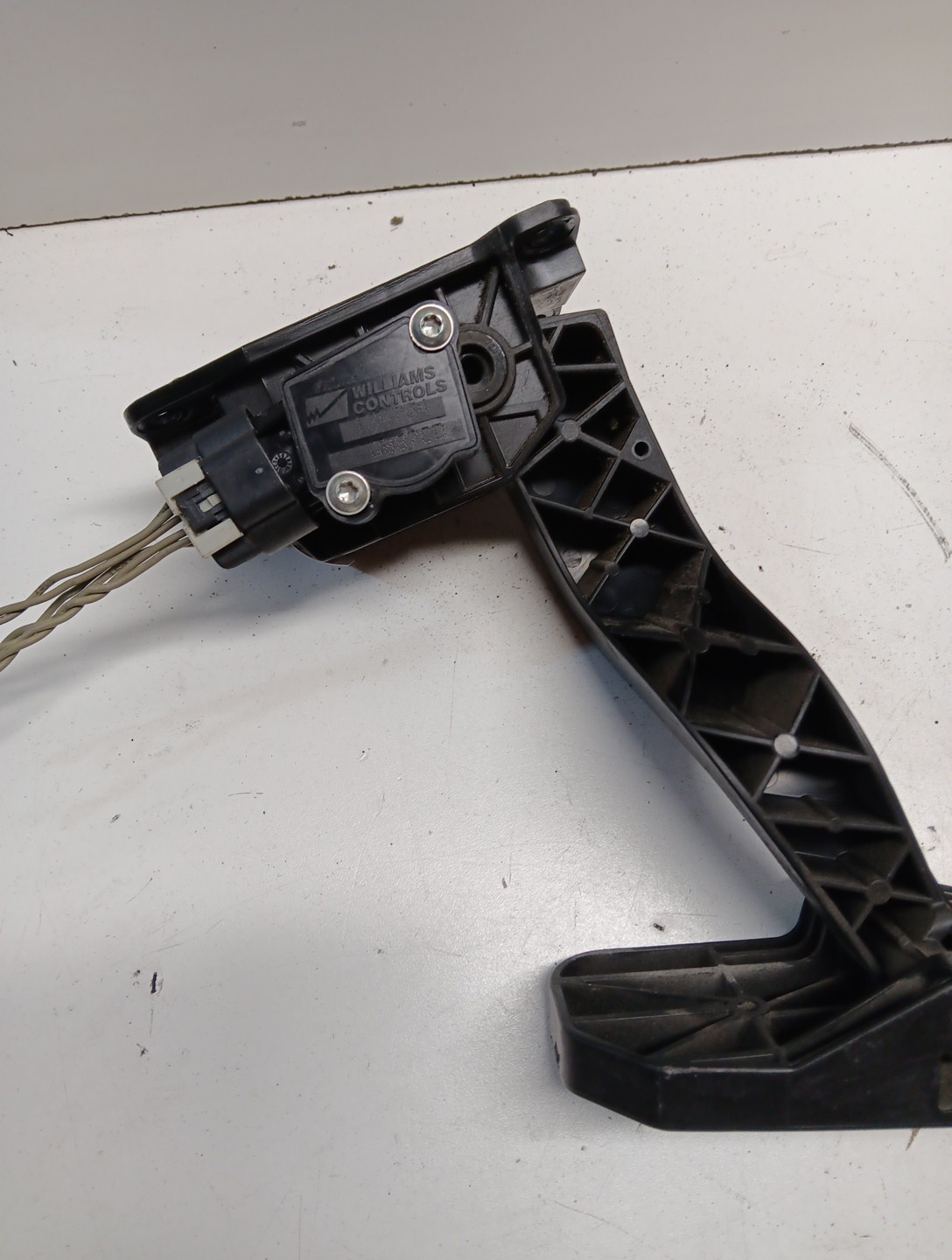 Freightliner A01-33820-030537 Throttle Pedal, Item # 1887