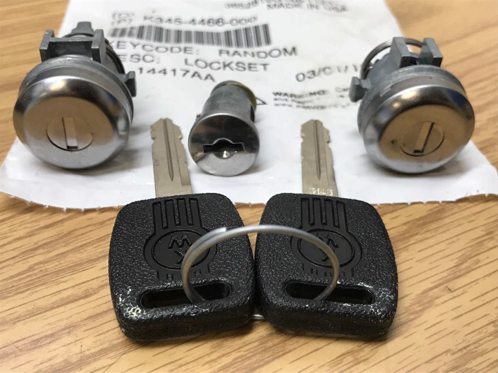 NEW SET of KENWORTH KEYED ALIKE IGNITION and DOOR LOCKS LOCKSET w/ 2 LARGE KEYS