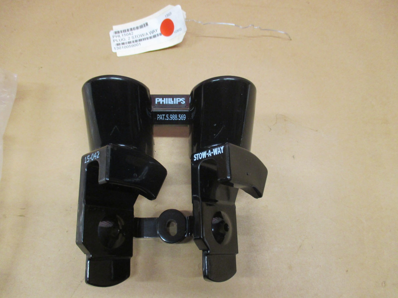 15-042 STOW-A-WAY PLUG PHILLIPS SEMI TRUCK PARTS NEW