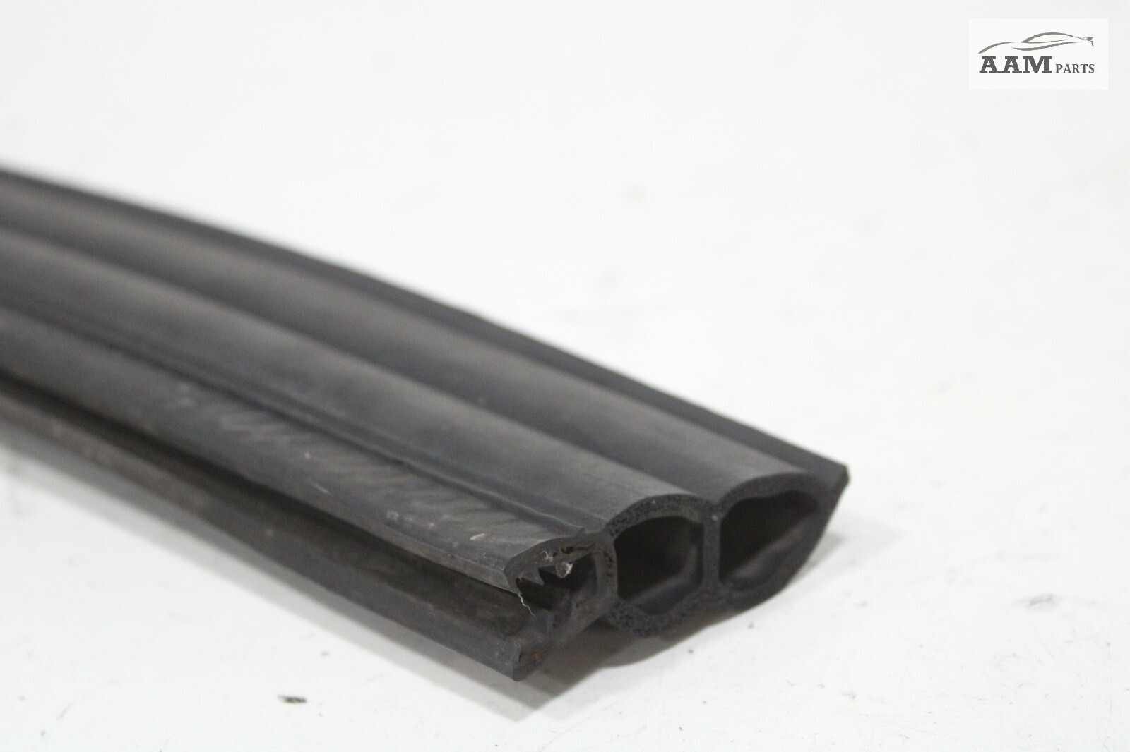 2018-2024 FREIGHTLINER CASCADIA FRONT RIGHT PASSENGER SIDE WEATHERSTRIP SEAL OEM