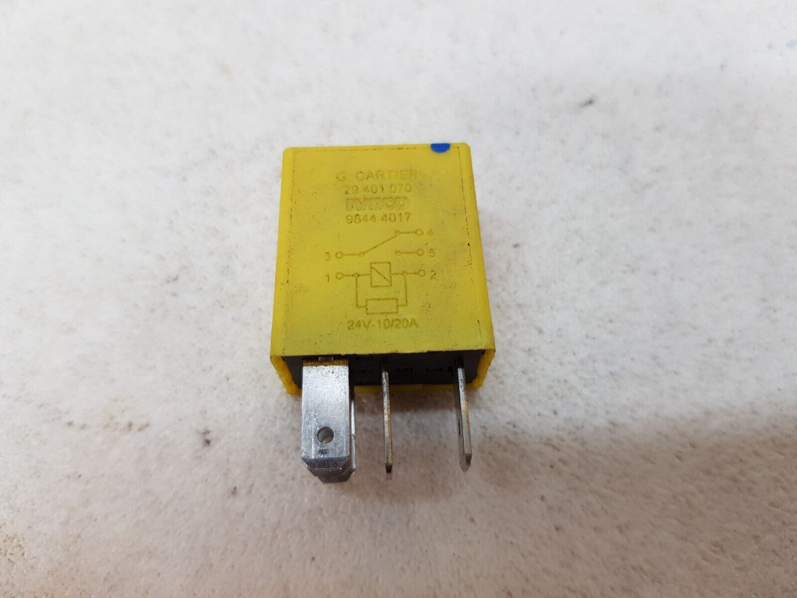 IVECO EUROCARGO 180E25 02-15 YELLOW RECTANGLE 5 PIN RELAY 24V 10/20A 29401070