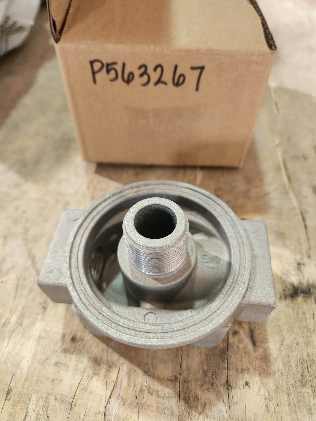 Donaldson P563267 Hydraulic Filter Head, SP50/60, 15 PSI, 1-1/4” In/Out