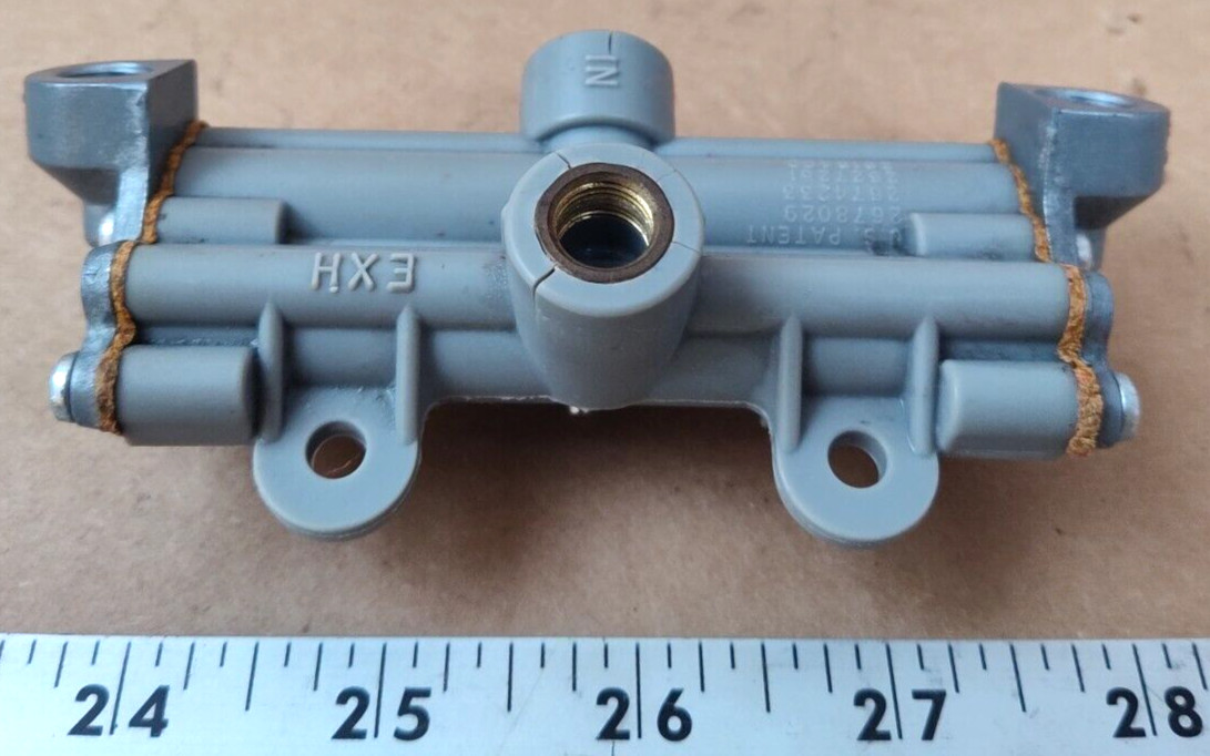 Windshield Wiper Motor Valve Assembly 25-559-211