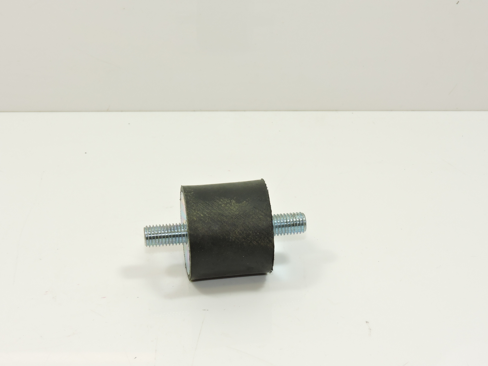 Rubber buffer mounting suits FITS DAF FITS RENAULT FITS VOLVO Truck LorryHGV 685