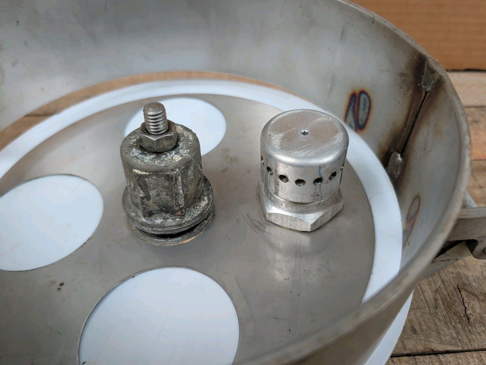 Betts 10-1/2″ Center Transport Tank Hatchway