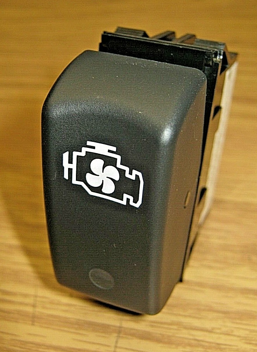 NEW GENUINE PACCAR OEM ENGINE FAN OVERRIDE ROCKER SWITCH p/n – P27-1040-13