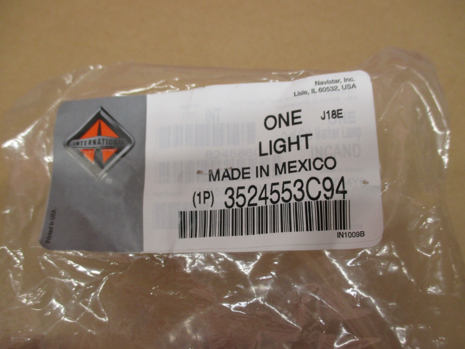 INTERNATIONAL 3524553C94 AMBER CLEARANCE / MARKER LIGHT NEW