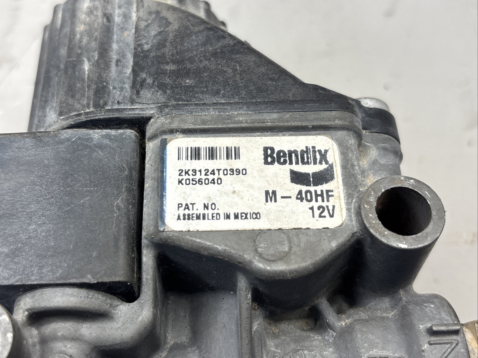 Used GENUINE BENDIX K056040 ABS MODULATOR VALVE 12V M-40HF
