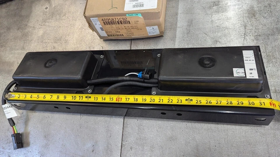 4095871C92 International Tail Light Bar Panel LED TRUCK-LITE 40951 Super 44 Lamp