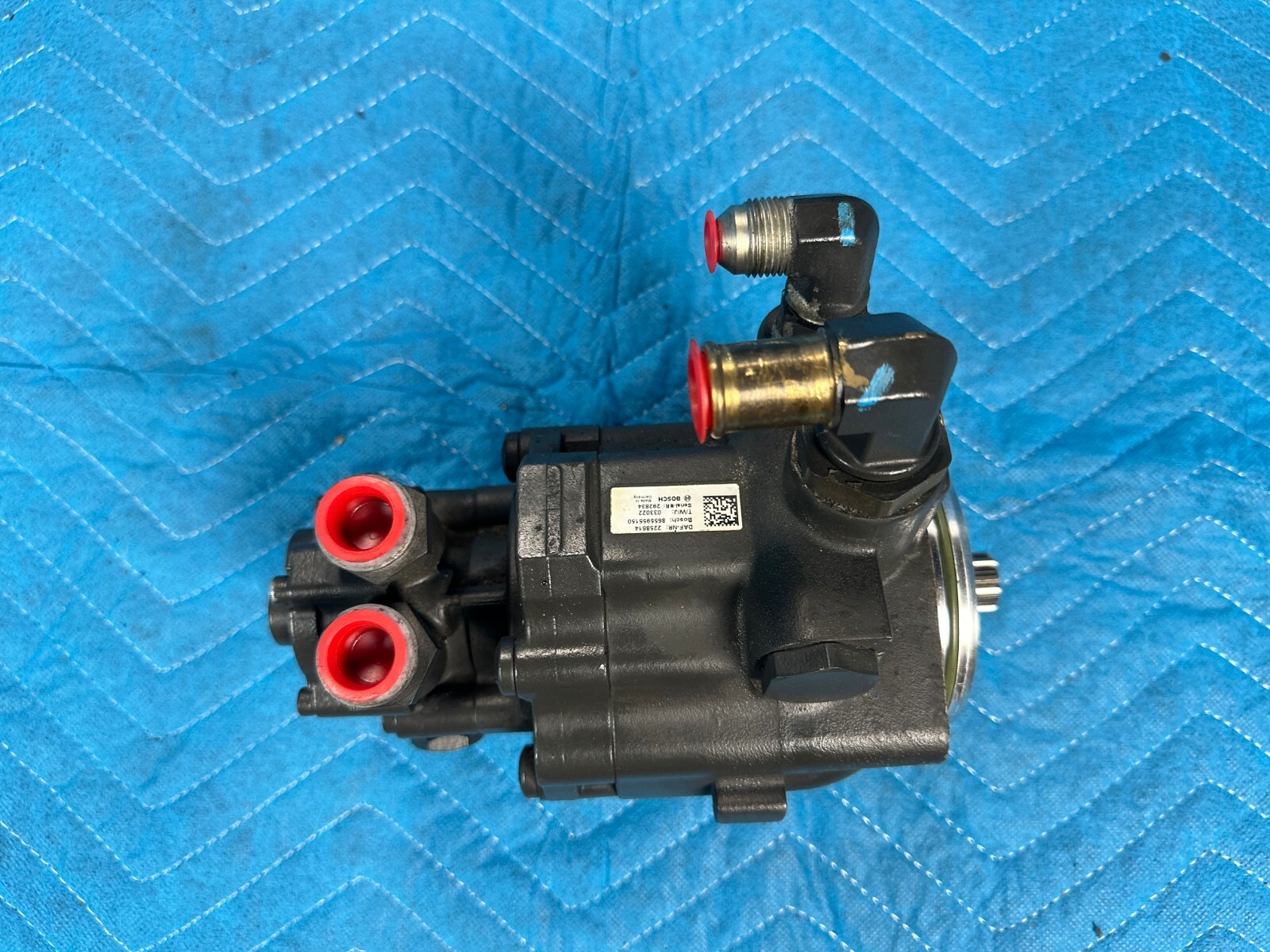 Kenworth T680 Steering and Fuel Pump Bosch 87k 2023 OEM