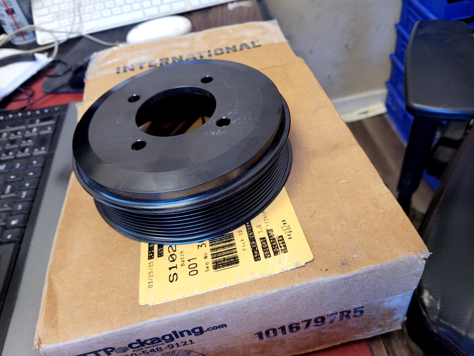 NEW OEM NAVISTAR PDC PULLEY WATER PUMP 3005814C3 ( F1-4C)