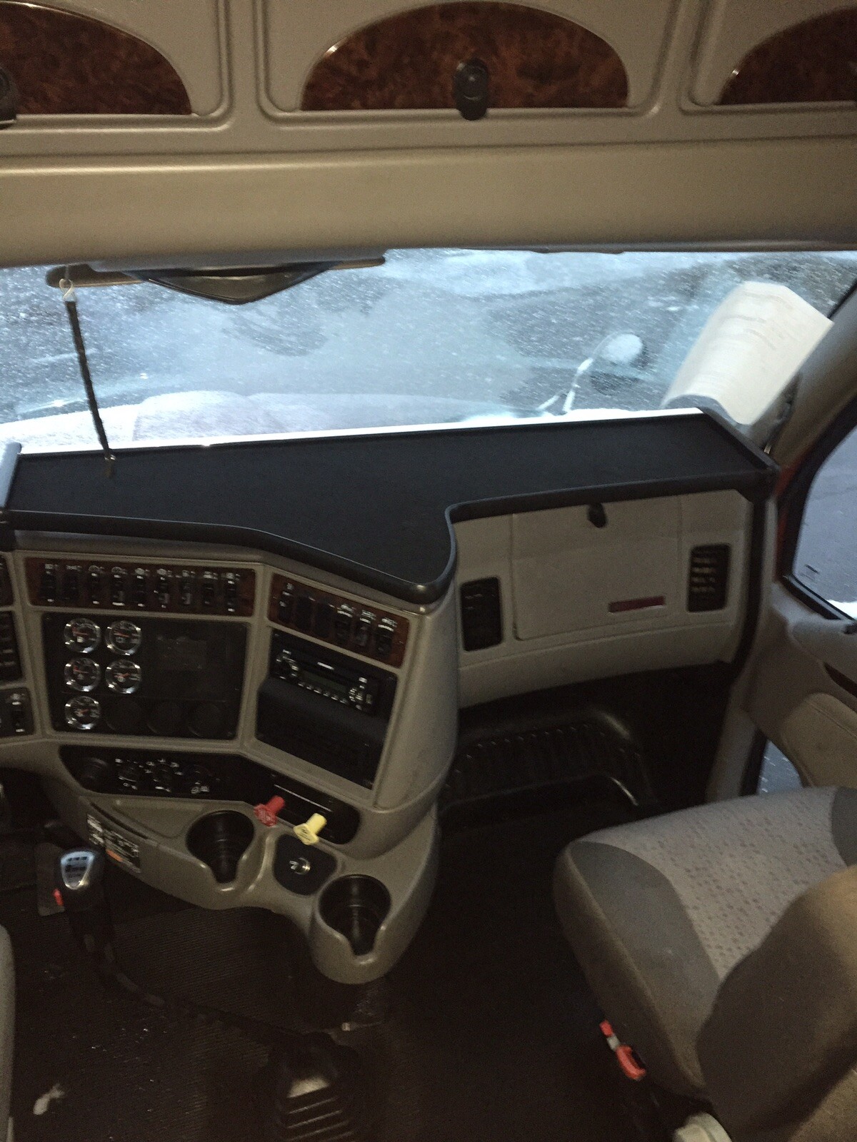 Kenworth T2000 T700 commercial truck parts
