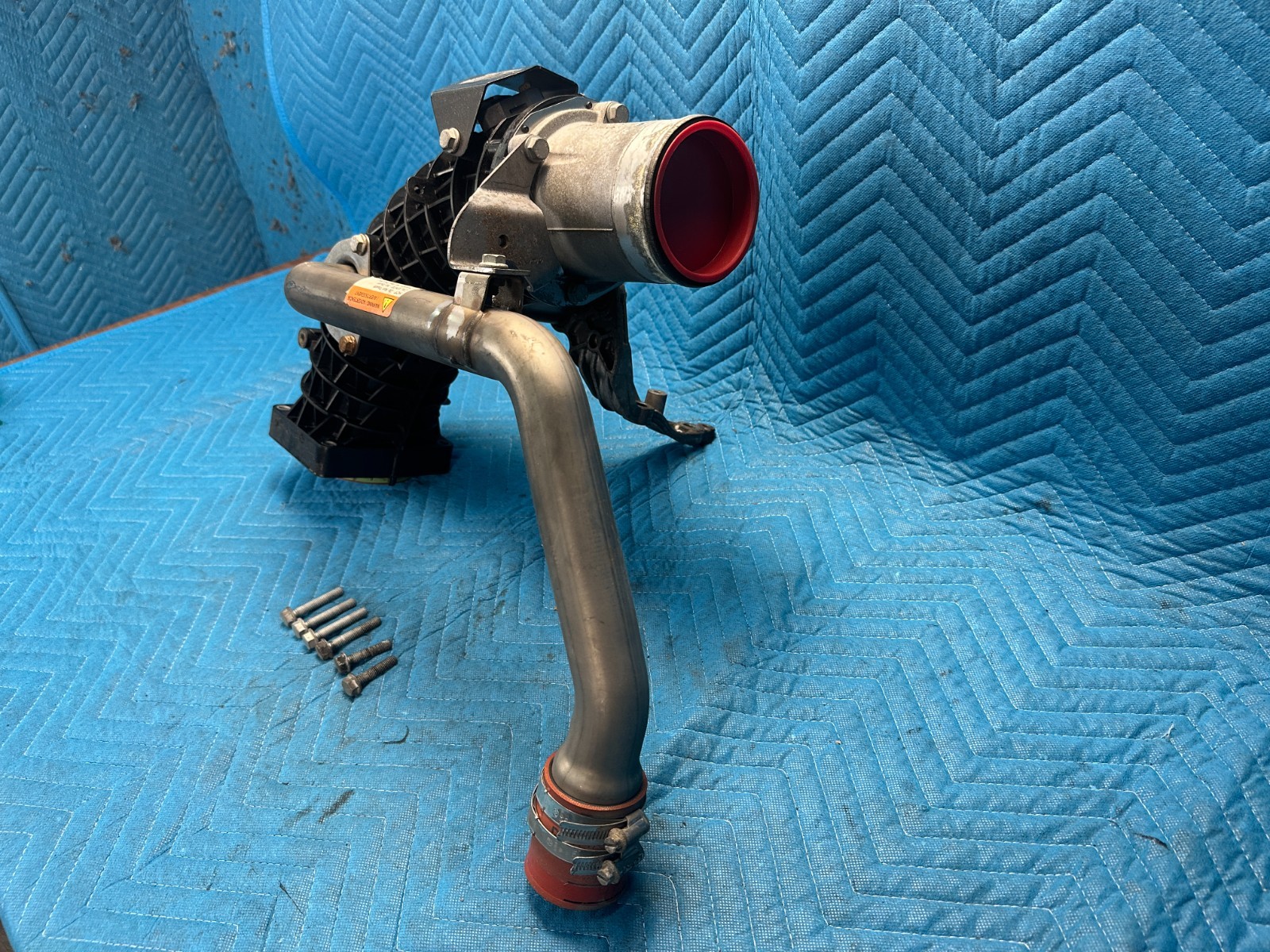 Freightliner Cascadia 126 DD15 Engine Intake Manifold Assembly 2020 OEM