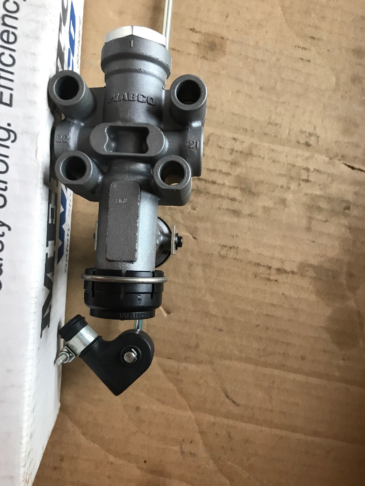S464-006-003-0, S6460060030 New OEM Meritor Wabco Leveling Valve