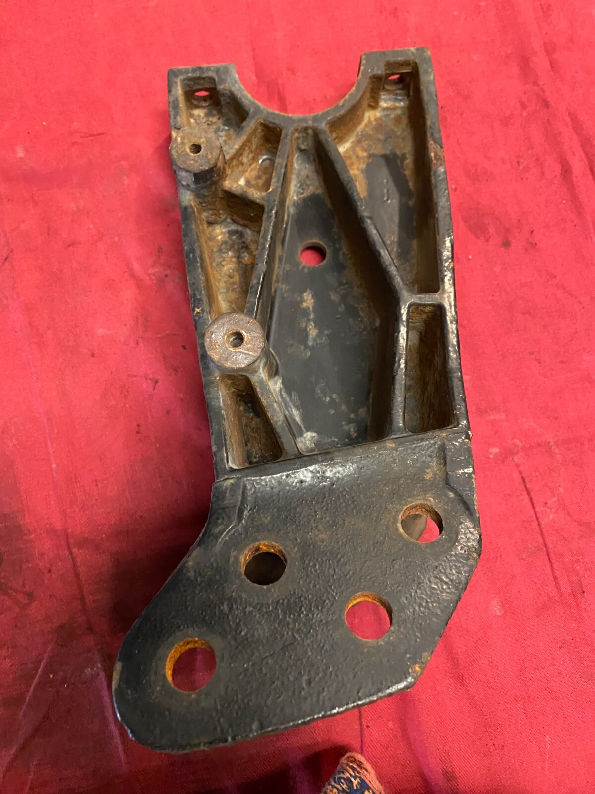 INTERNATIONAL PROSTAR BRACKET 3844014C3 RH CAB MOUNT