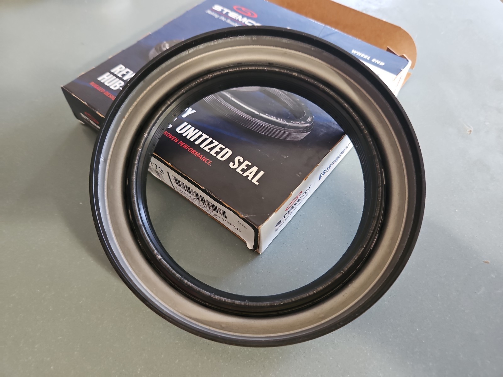 Drive Axle Wheel Seal STEMCO Voyager 393-0173 Genuine OEM NEW