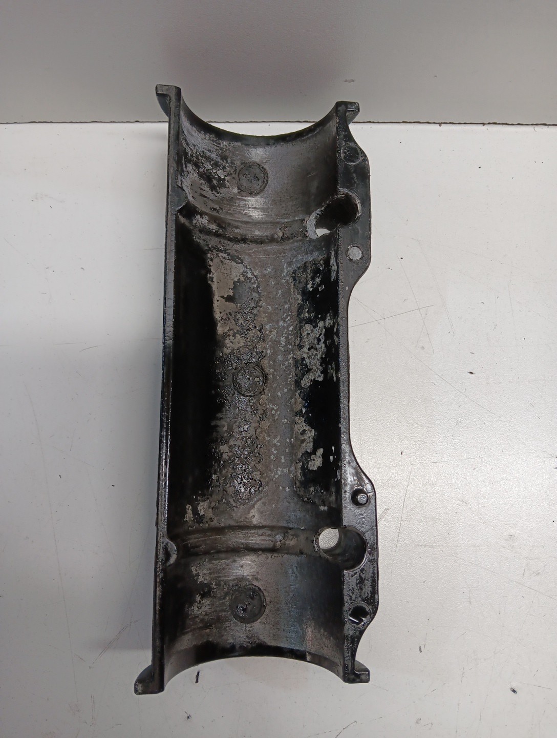 17-20555-001 Genuine Freightliner Upper Hood Pivot Carrier OEM, Item #1949