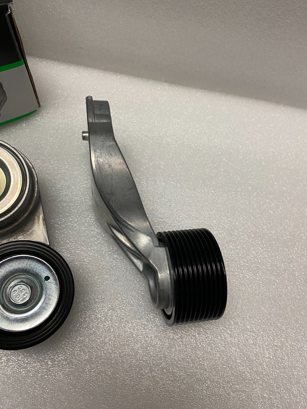GENUINE GATES Volvo D13 TENSIONER KIT WITH BELT 22696301 22674901 22690514