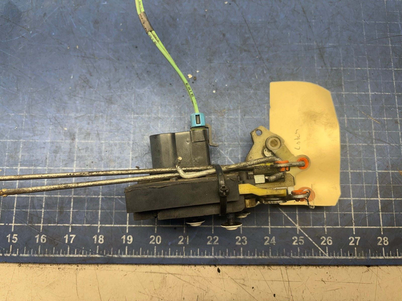 2009 IH PROSTAR+ RIGHT DOOR LATCH / LOCK PART # 16629140 *SEE PICTURES*