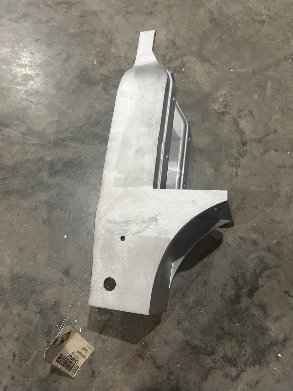 RH Cab Mounting Bracket 3513631C1