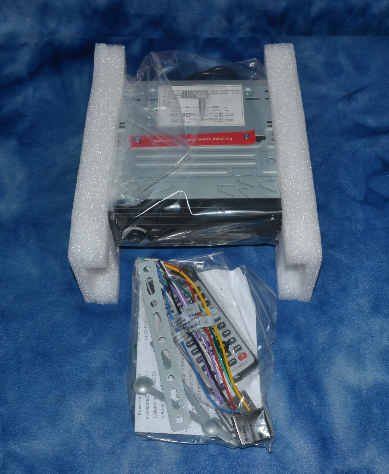 CUSTOM RADIO CORP RADIO 1DIN BUS MEDIA PLAYER REMOTE USB SD DVD 50WX4