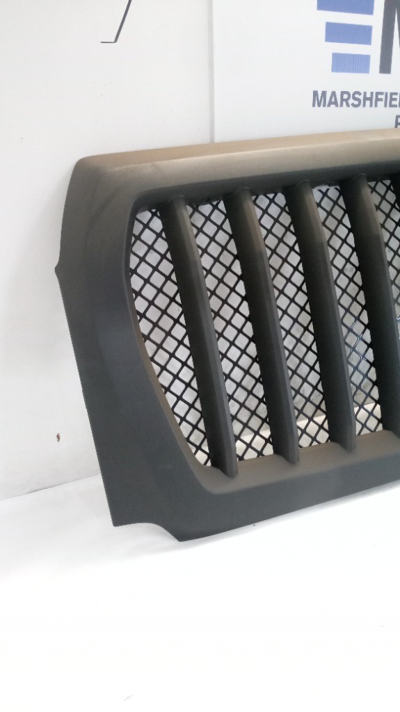 4083298C94 Navistar Grille Assembly W/ Bug Screen, Molded In Color 4083298C93 CV