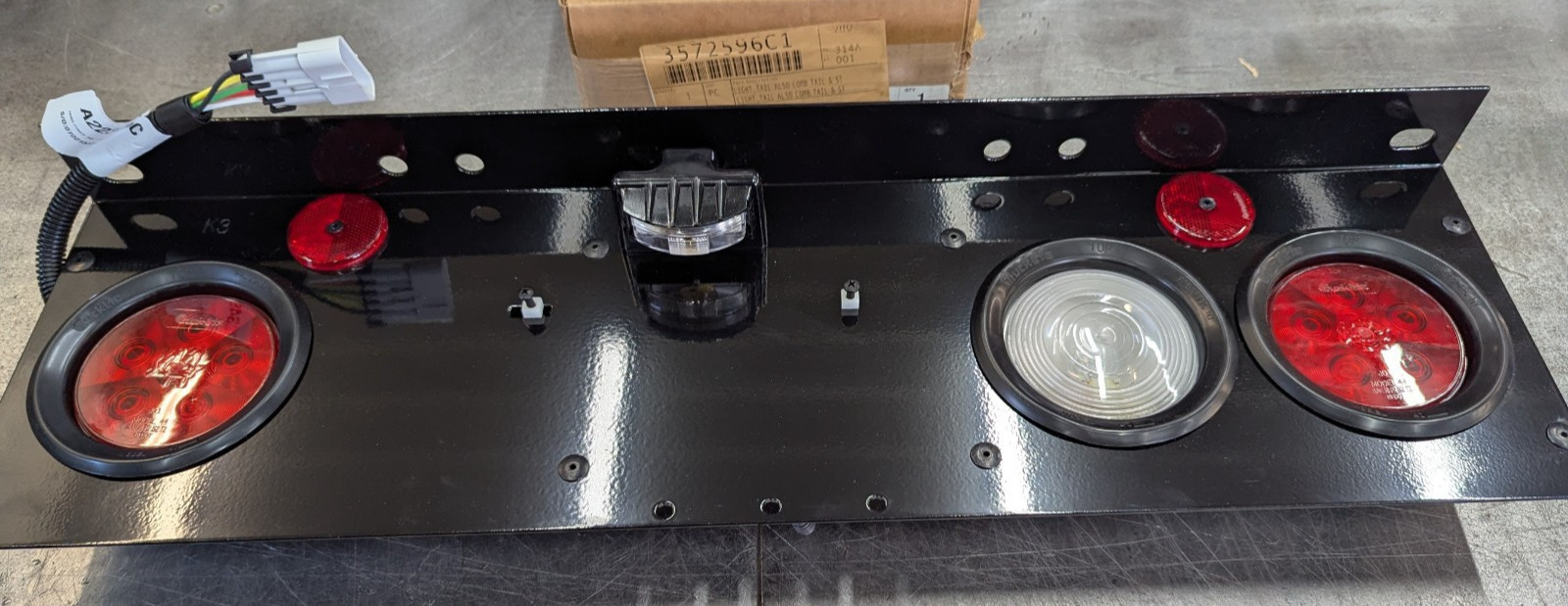 3572596C1 International Tail Light Bar Module LED TRUCK-LITE 40895 Super 44 Lamp