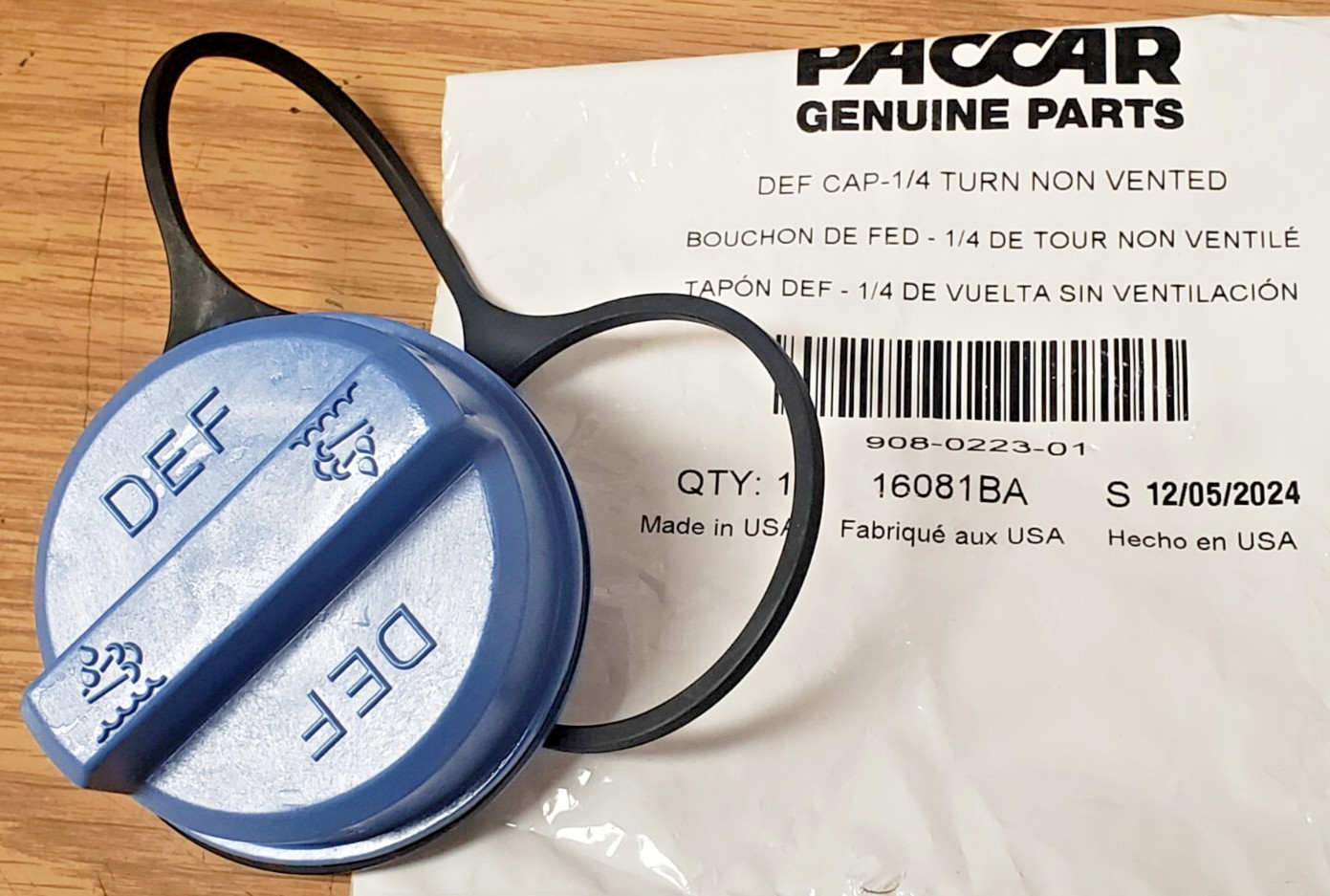 ~ NEW GENUINE PACCAR OEM KENWORTH / PETERBILT DEF TANK FILLER CAP ~ 908-0223-01