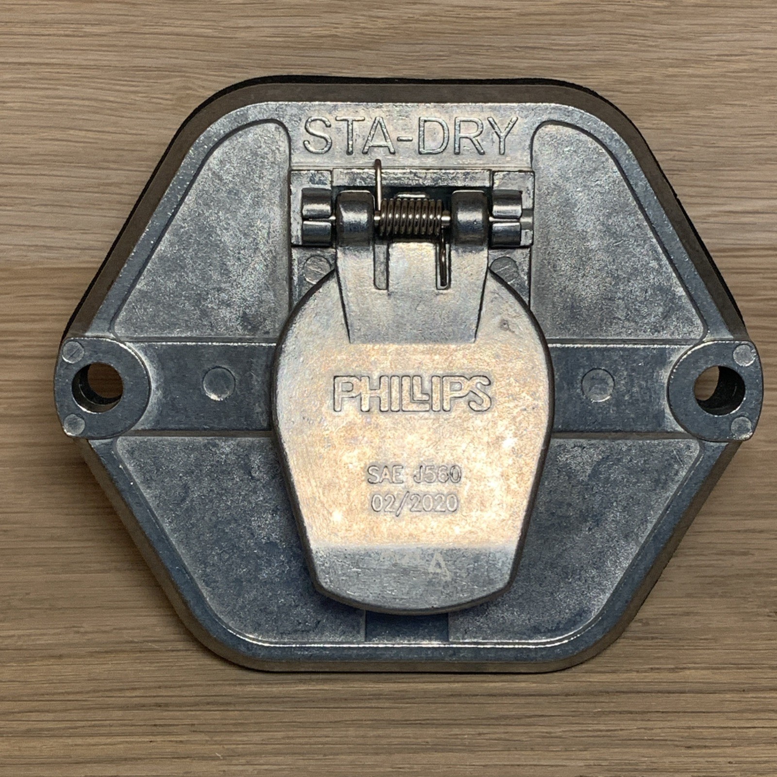 Phillips Split Pin 7-Way Socket Breaker 15-762 Zinc Die Cast *READ*